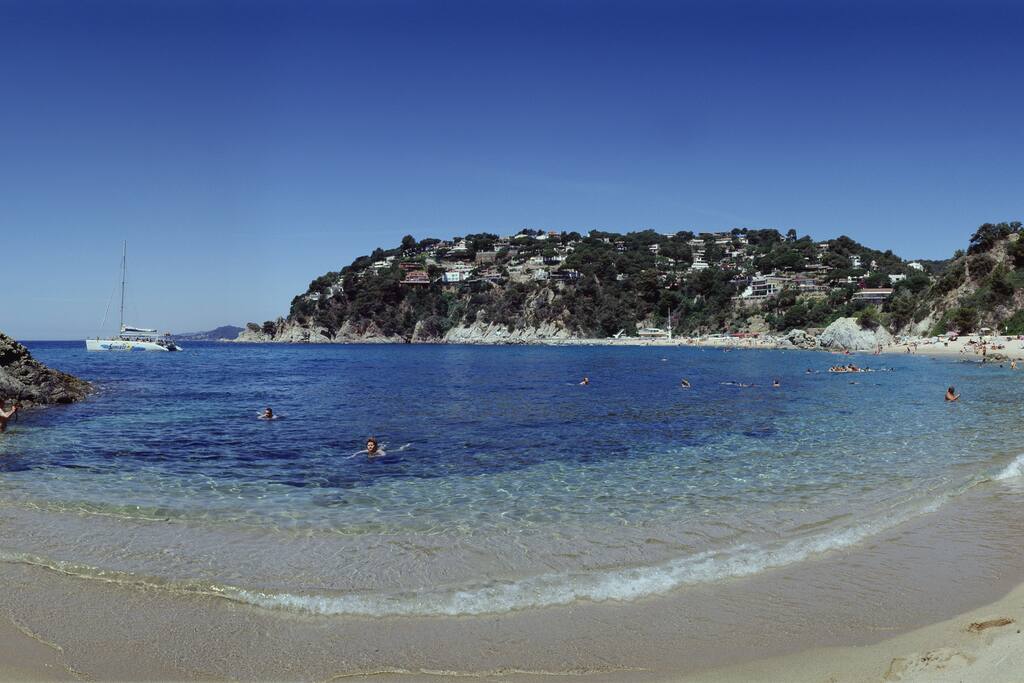 NATURE, COSTA BRAVA & BEACH 5MIN. WALK heura - Houses for ...