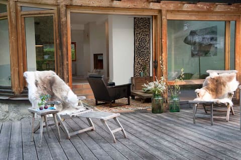 Stefan Glowacz VINTAGE House**** w/ Zugspitz view