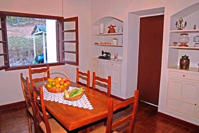 Обръщаема стая в стая 4 (с 2 единични легла), ако е необходимо (брой гости)