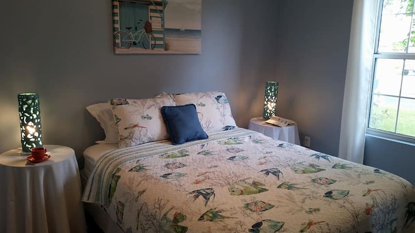 Cozy Beachy Vacation Suite with Private Entrance