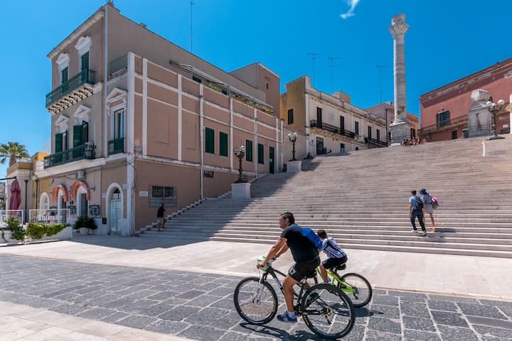 Charming Room  In Fantastic Location - Brindisi