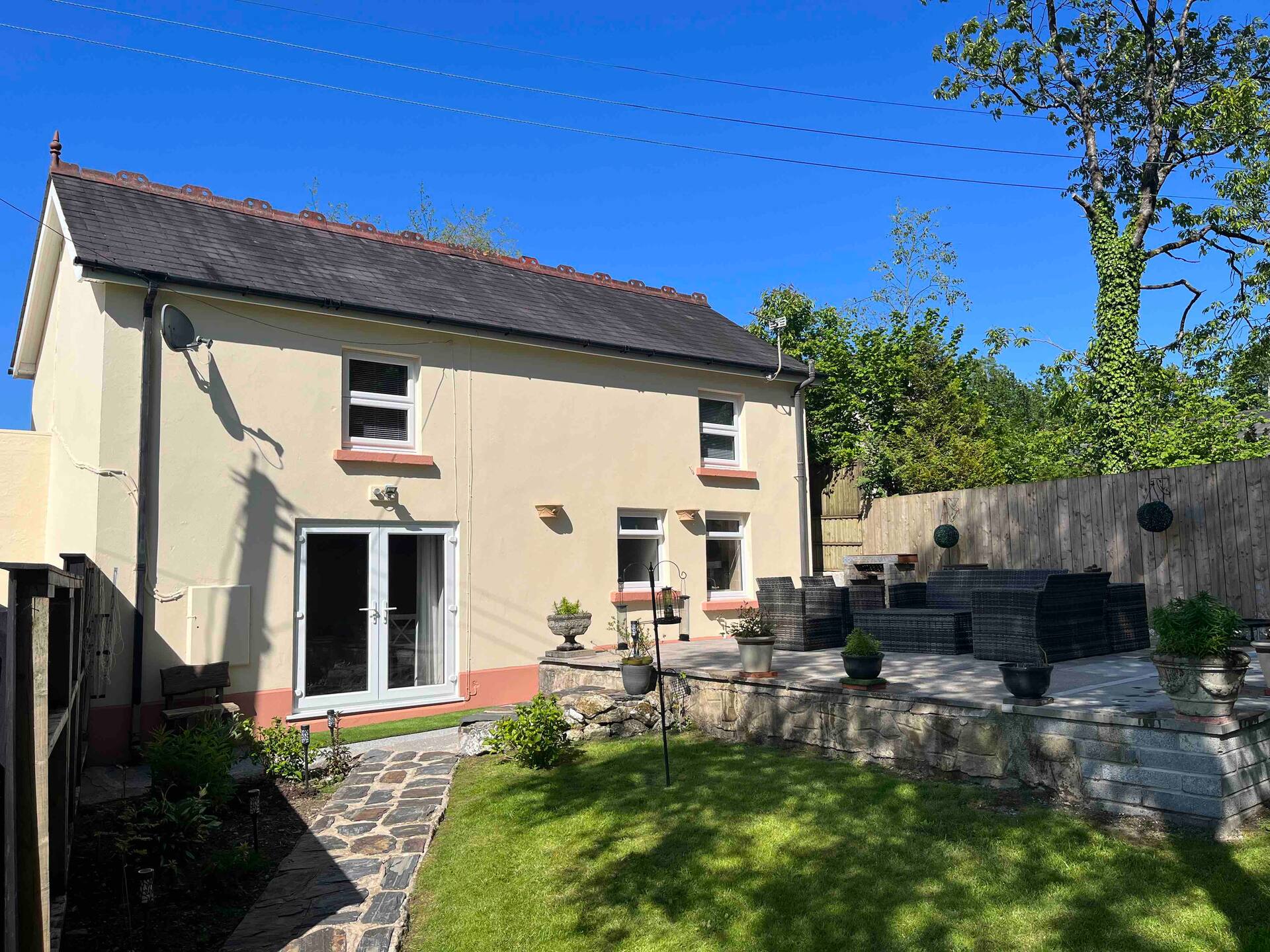 Peaceful Country Cottage near Carmarthen