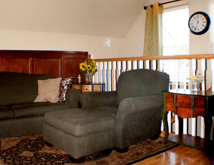 Carriageloft - A Beautiful, Pvt. Loft, Pool, Spa - Auburn, CA