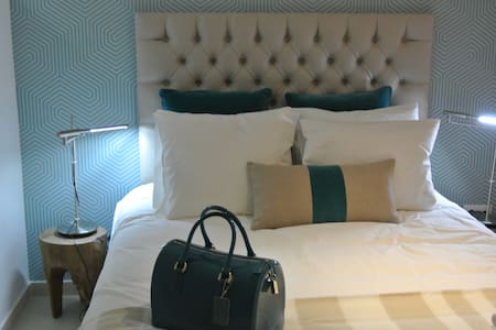 The Hidden Hill's House/river view