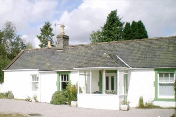 Yewtrees, Moniaive