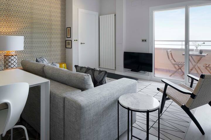 Sunset by FeelFree Rentals gallery image 3