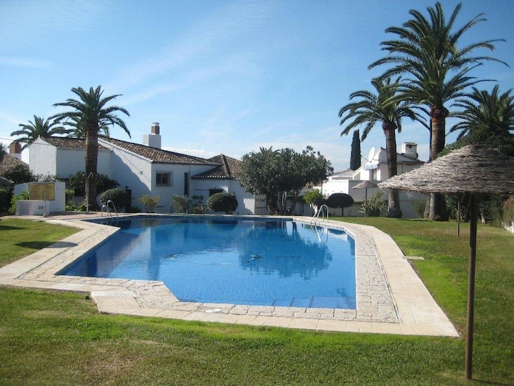 Beachfront Townhouse, Seaview & Pool! - Estepona