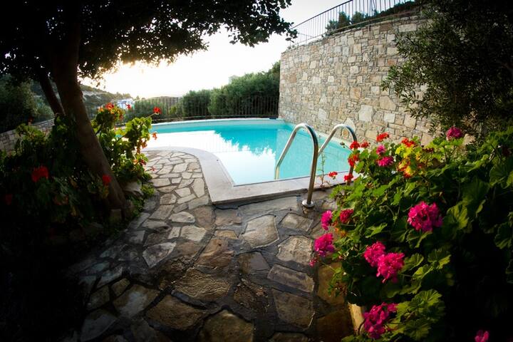 Villa Niovi, Istron Villas gallery image 3