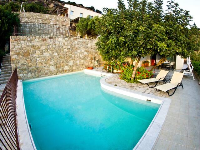 Villa Niovi, Istron Villas gallery image 2