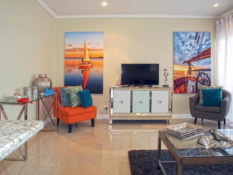 Views! Beaches! Pool! Punta Plata 513 Condo