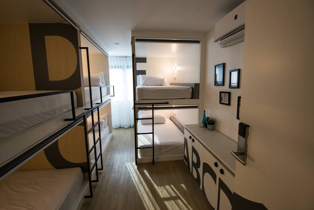 6 beds in room