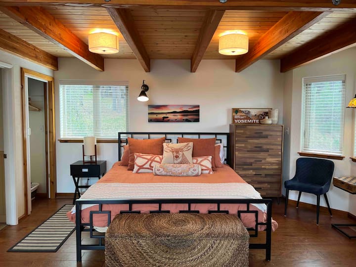 Cama tamaño king con colchón Nectar