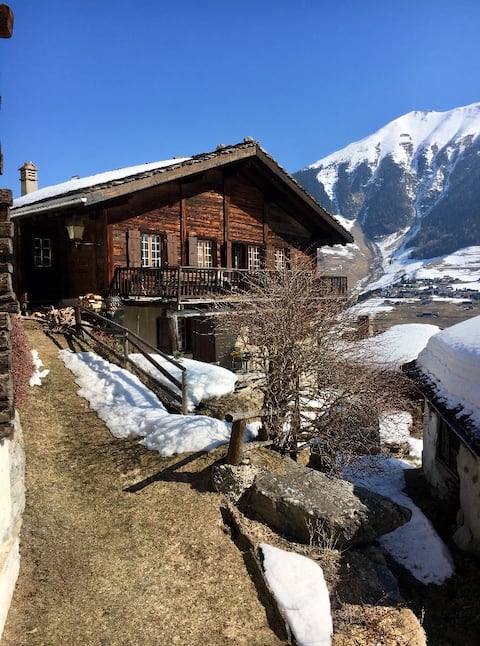 Large and old authentic charming cottage