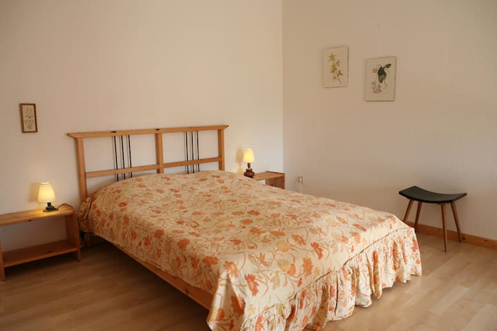 غرفة النوم 1