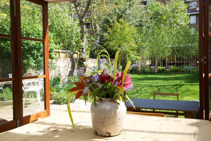 5 bed house, Islington, Big garden! gallery image 3