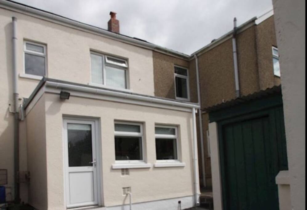 REAR OF COTTAGE
