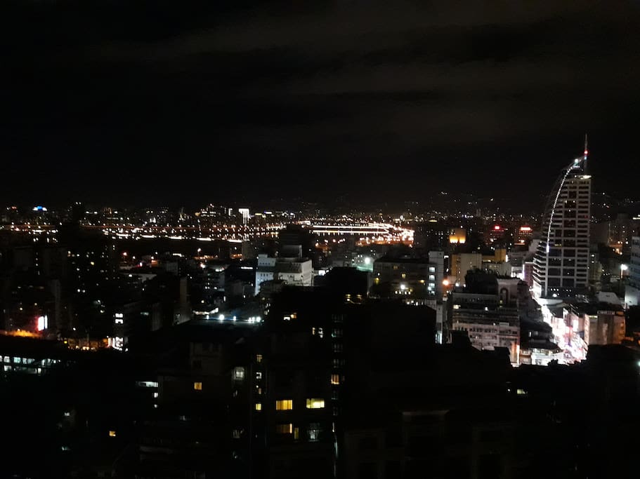 實際拍攝頂樓景觀 View from 23 Floor.