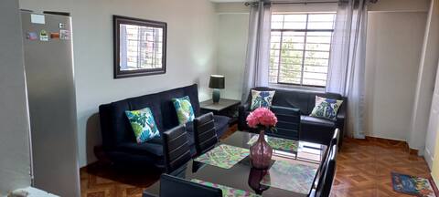 Apartment 7 people, 4 minutes from the airport.