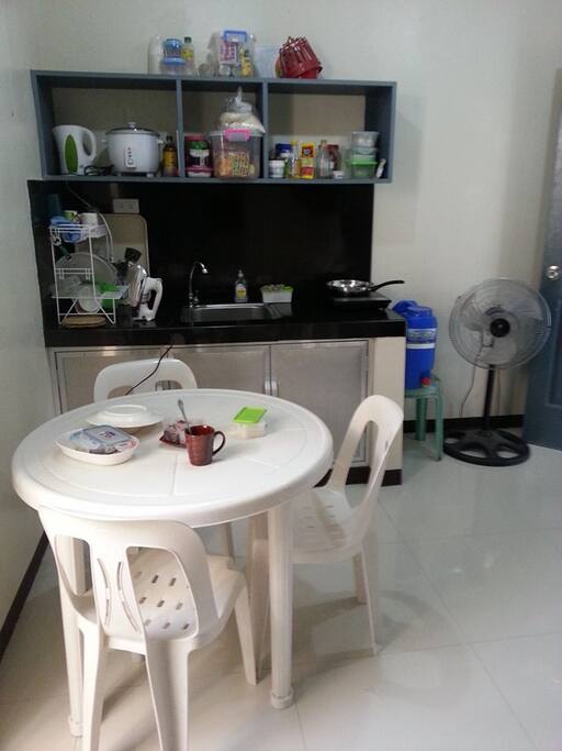 KITCHEN & DINING