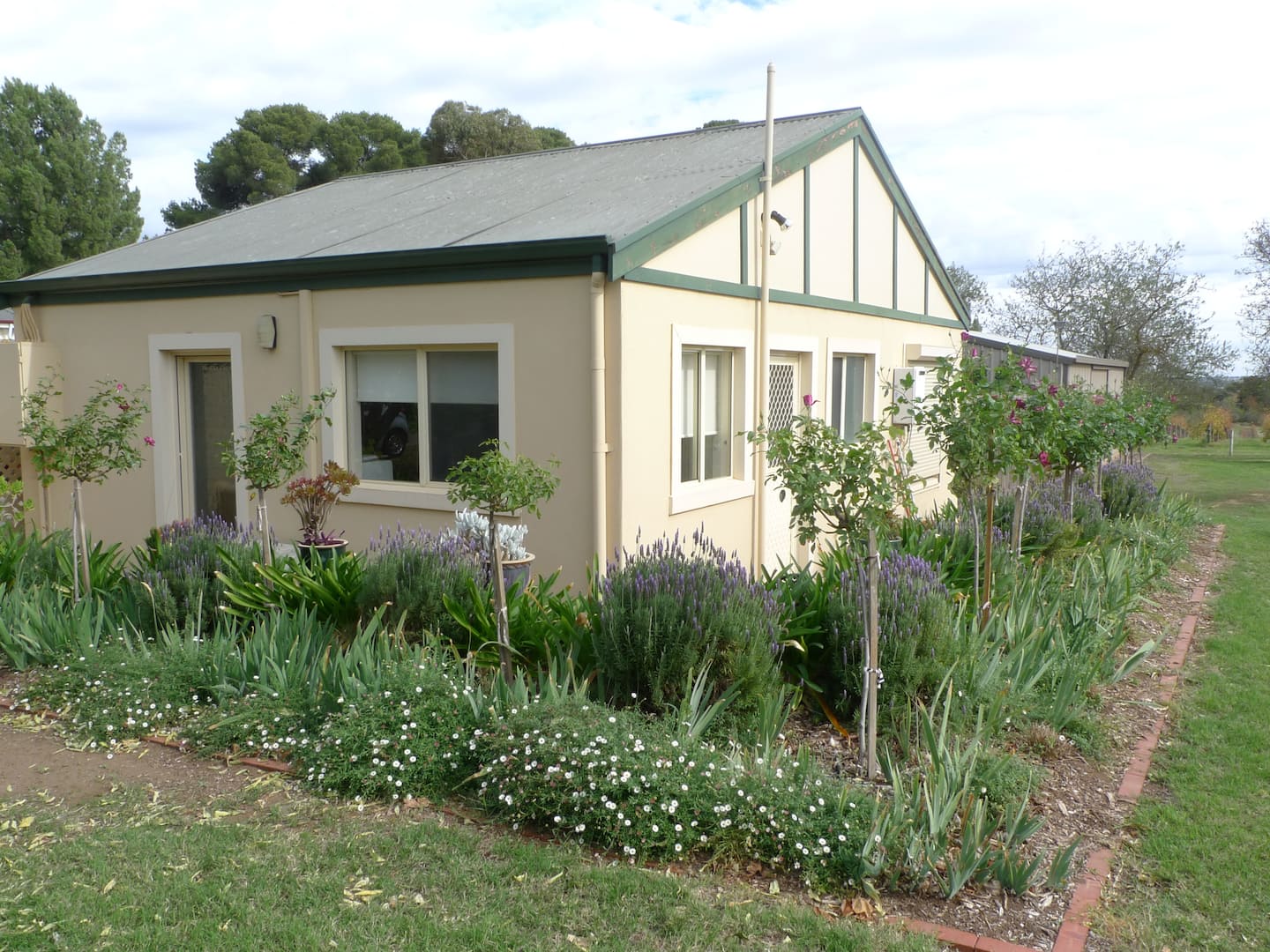 Strathlyn Lemon Tree Spa