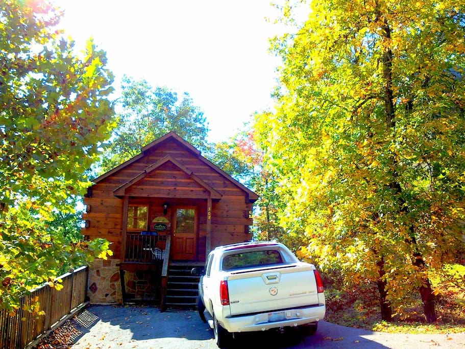 Front View of "Honey Ridge" Cabin