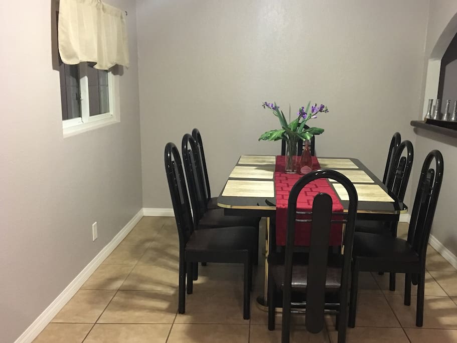 Dining room for 8 guests