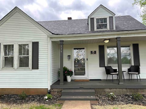 The TEB House, Walk to Downtown