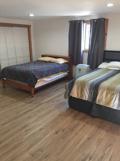 Full & Queen beds in North Bedroom - Upstairs