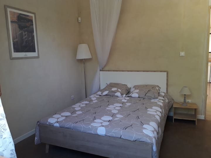 Საძინებელი 1 - ფანჯრის ხედი