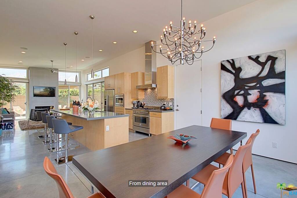 OPEN spacious floor plan dining, kitchen, LIVING!