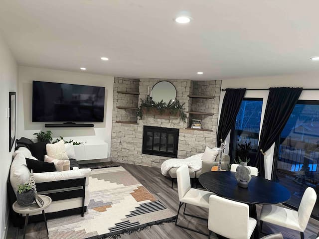 Guest favorite listing in Fraser
