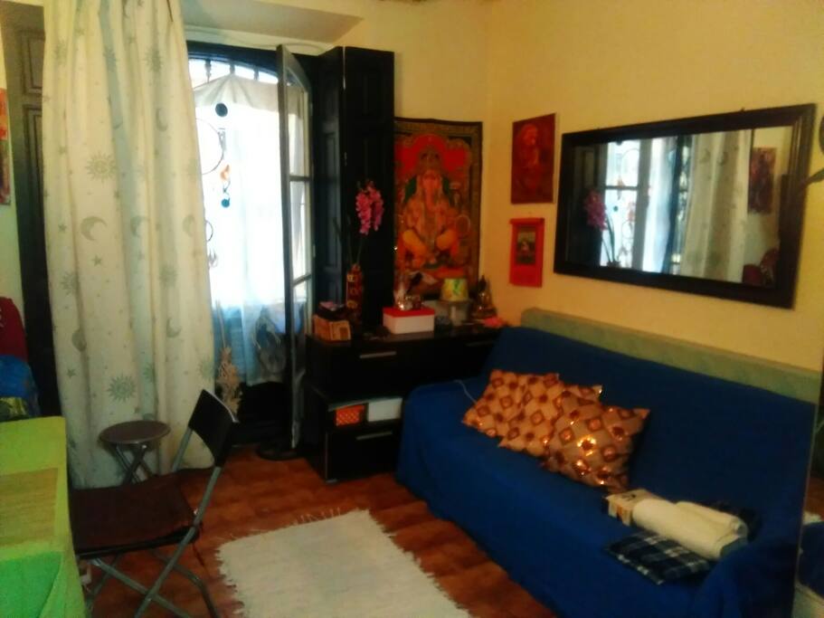 sofá cama para pareja - calefacion para época fria - ventilador para el verano -