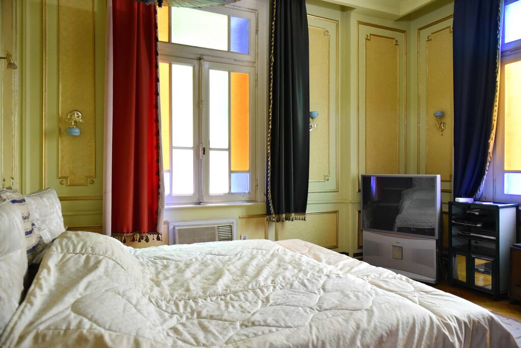 BED ROOM KING SIZE BED 240×200