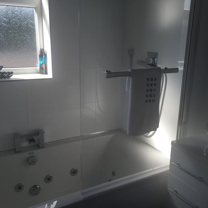 Shared spa bathroom