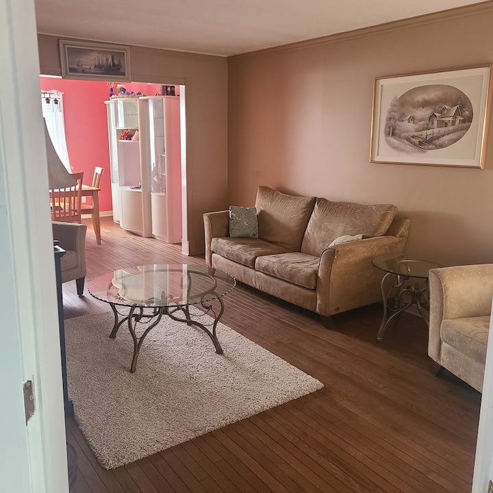 Entire House With Exercise Equipment - Ottawa