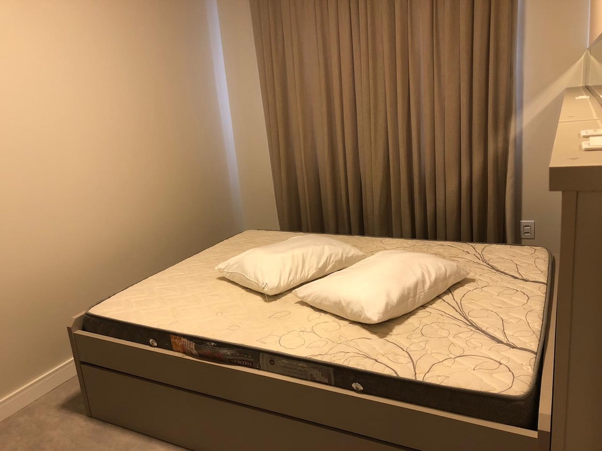 Spálňa3 (manželská posteľ plus pomocná posteľ) klimatizovaná