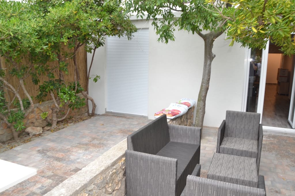 Big terrace in the greens with grill
