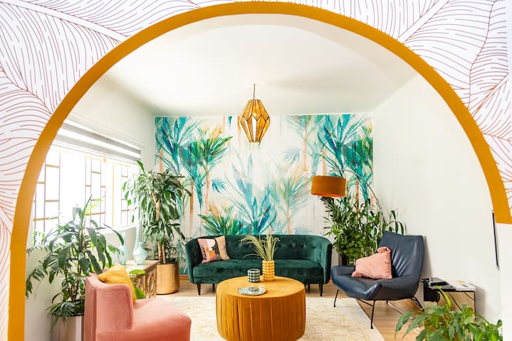 Masaryk Reach • Tropical Flat in Heart of Polanco