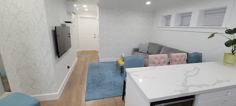 Popular Airbnb listing: Cozy, Clean, Comfortable, Air-Conditoned in Kensington Cedar Cottage