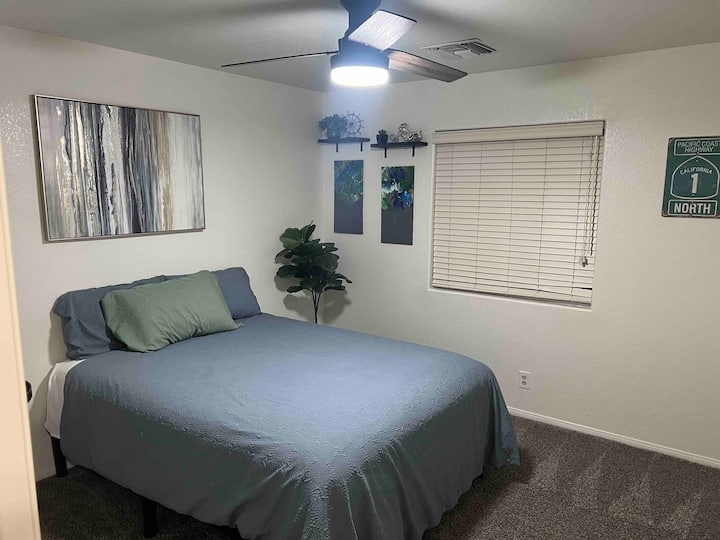 Chambre avec matelas de taille queen size