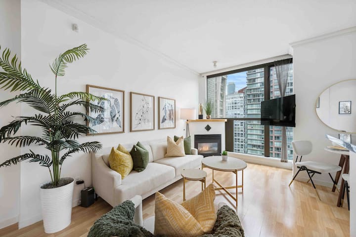 City Charm 2 Bedrooms with Free Parking & AC