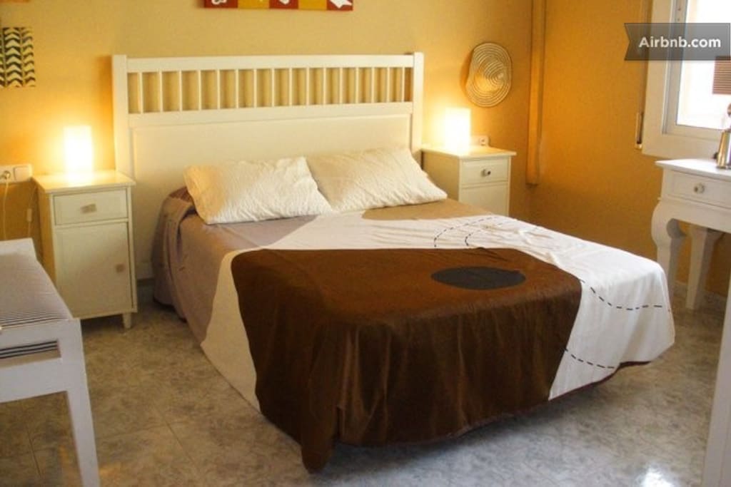 Doble bed Bedroom