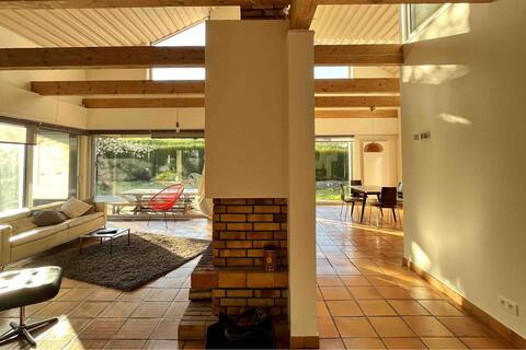 Family villa in the vines
