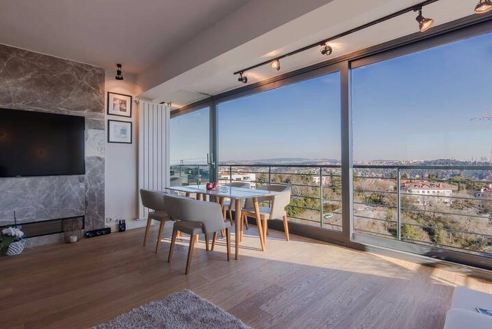 Amazing Sea View Luxury Penthouse Best Location gallery image 2