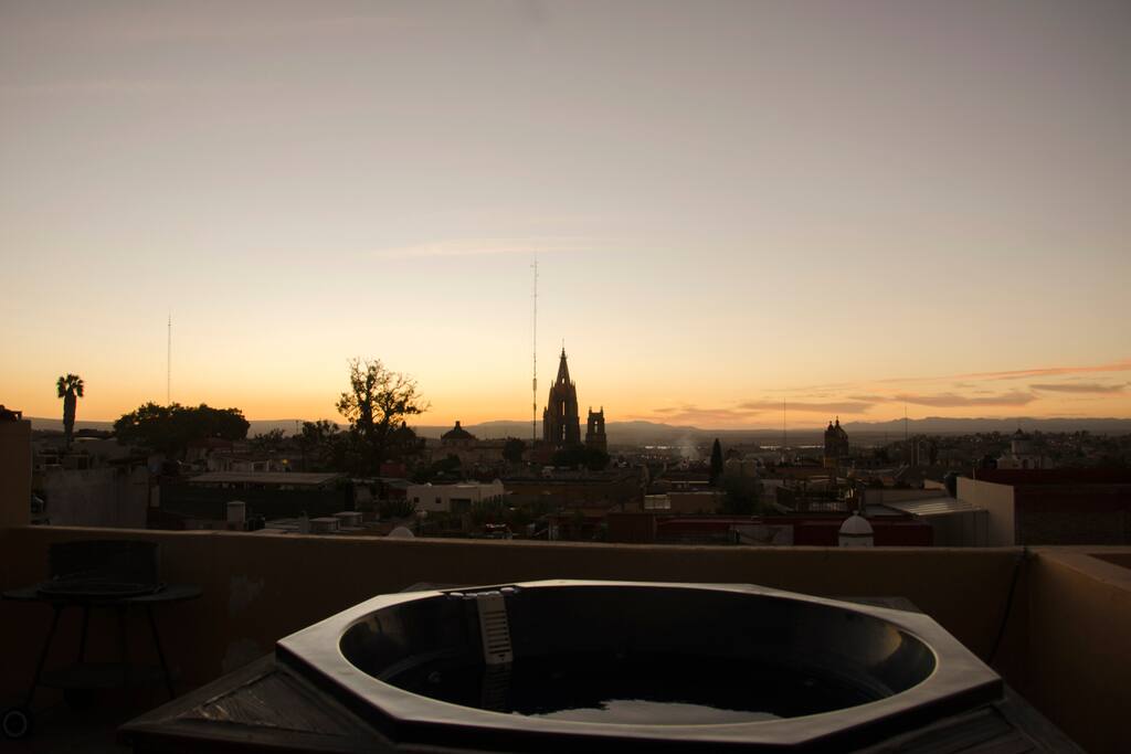 jacuzzi y vista hacia San Miguel