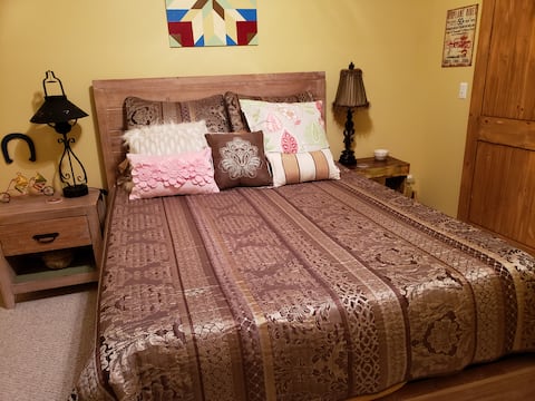 Top Airbnb: spacious basement apartment close to ski slopes in Boone