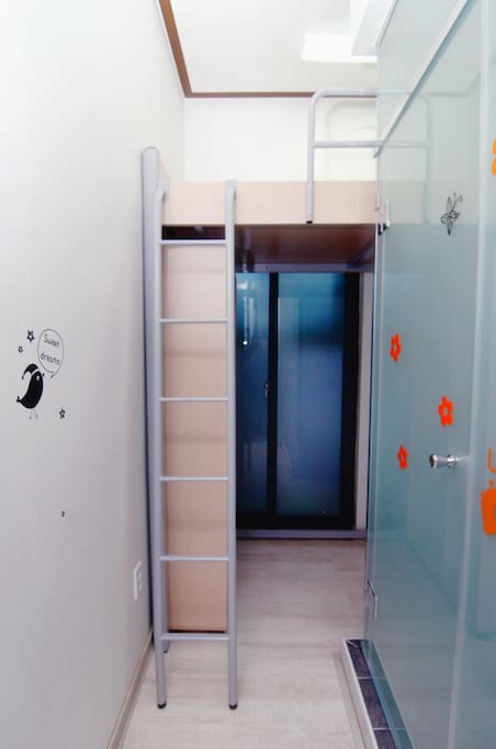 Single A+1 room