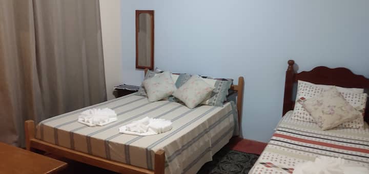 Camera con 1 letto matrimoniale e 1 letto singolo