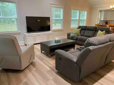 Top Airbnb: Charming Craftsman in the Pines in Thomasville