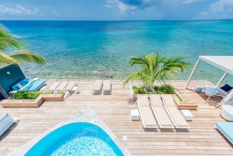 Surfsong Villa- Luxury Waterfront Villa for 12